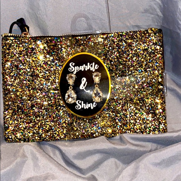 BEAUTIFUL EARRING AND CLUTCH DUO - Picture 1 of 2